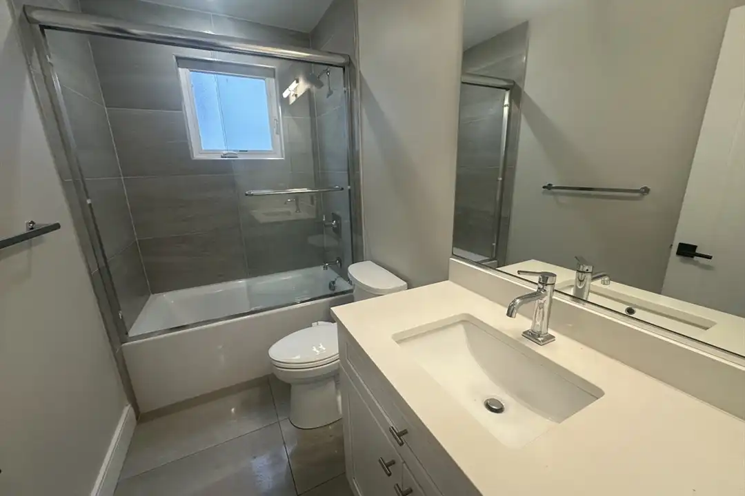 44 Iffley Rd unit 2 – další