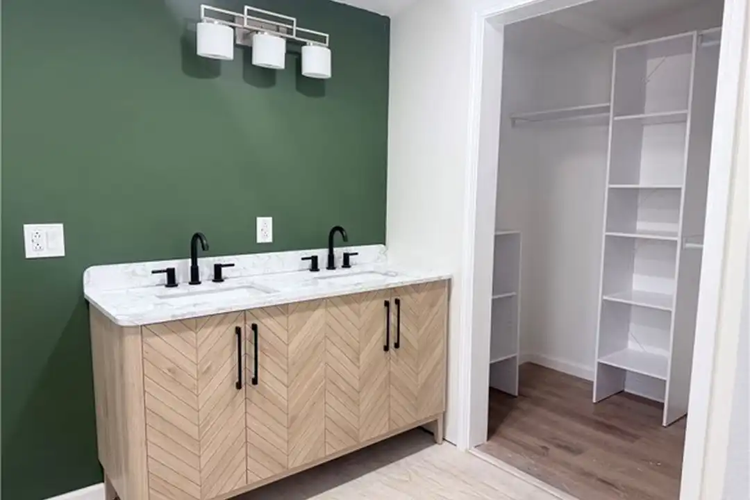 22480 Grand Ave unit C - More