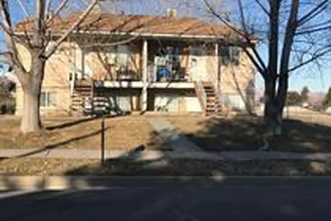 303 N 1st St – photo 1