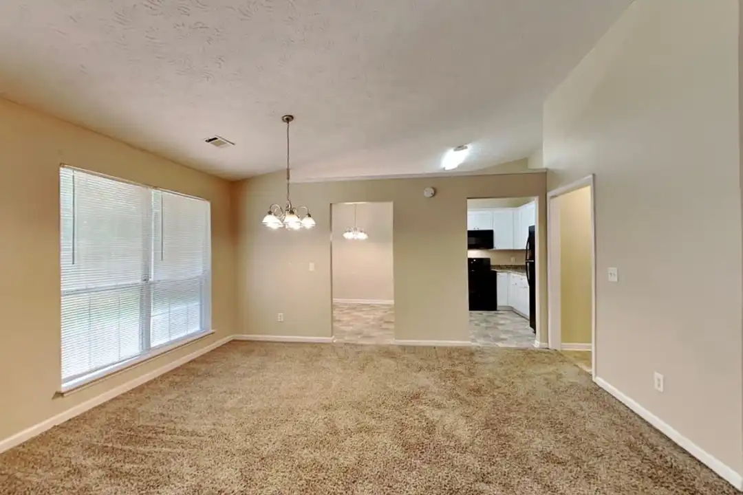 Apartment in Covington - More