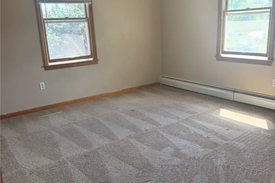 Apartment in Warren - View 5
