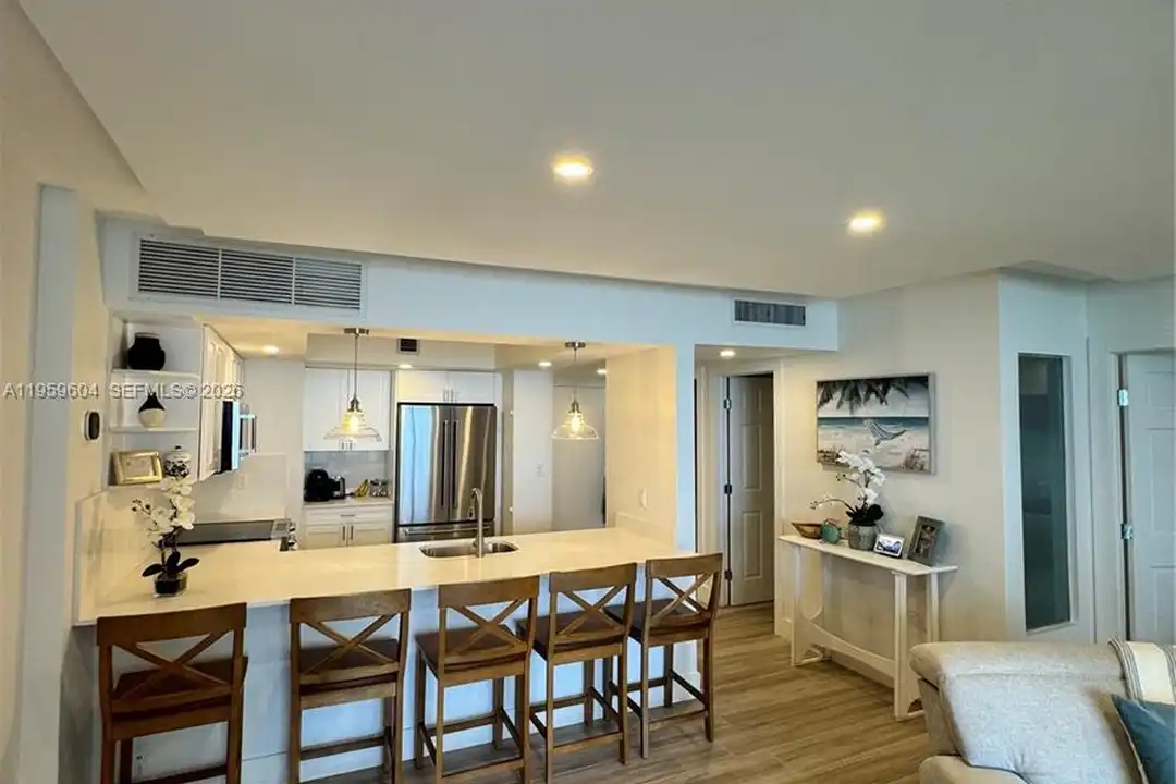 9273 Collins Ave unit 810 - View 6