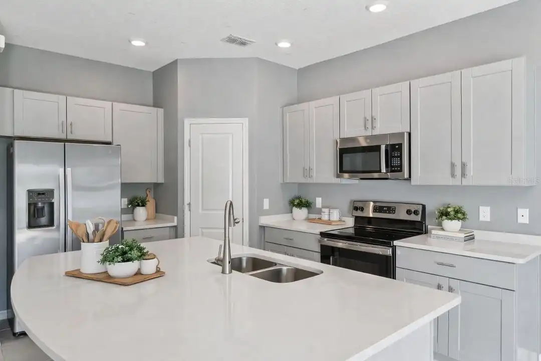 4431 Arlington Ave - View 6