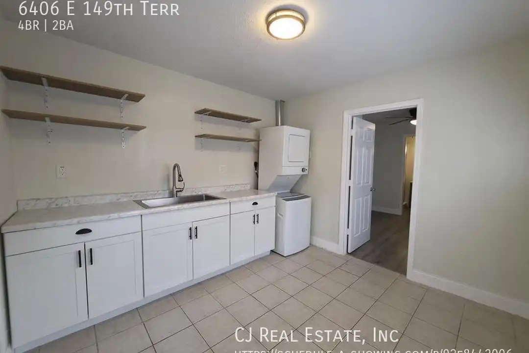 House in Grandview - View 5