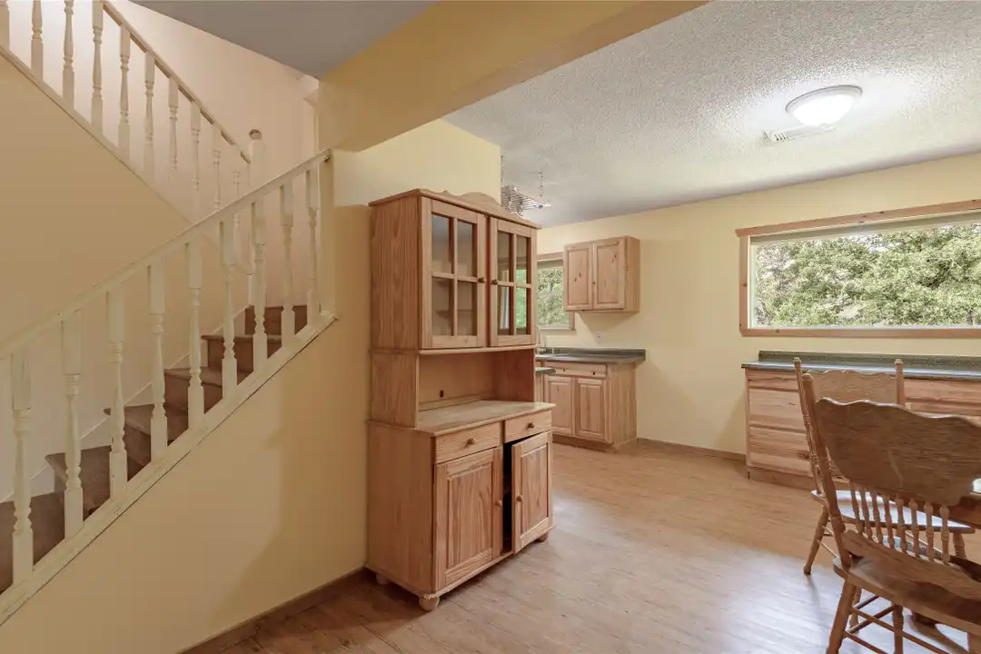 86 Oak Hill Dr - View 5
