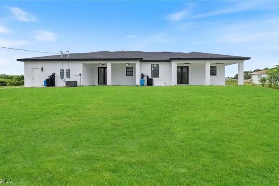 House in Lehigh Acres - More