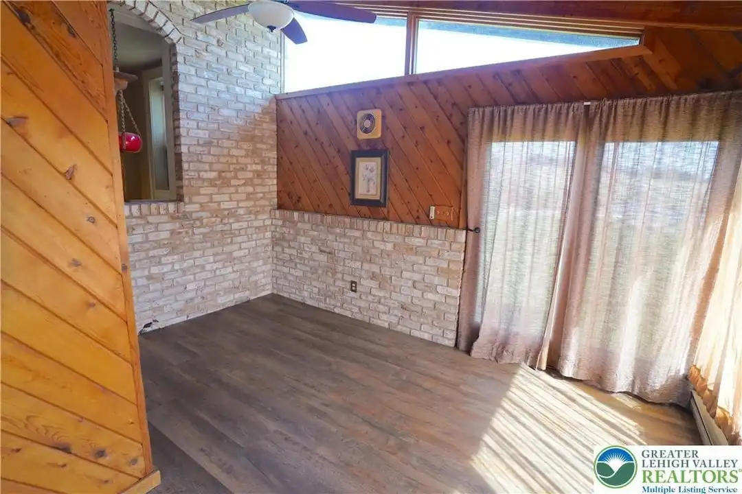 9020 Schantz Rd - View 6
