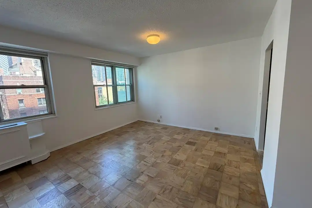 400 E 54th St #6B - View 3