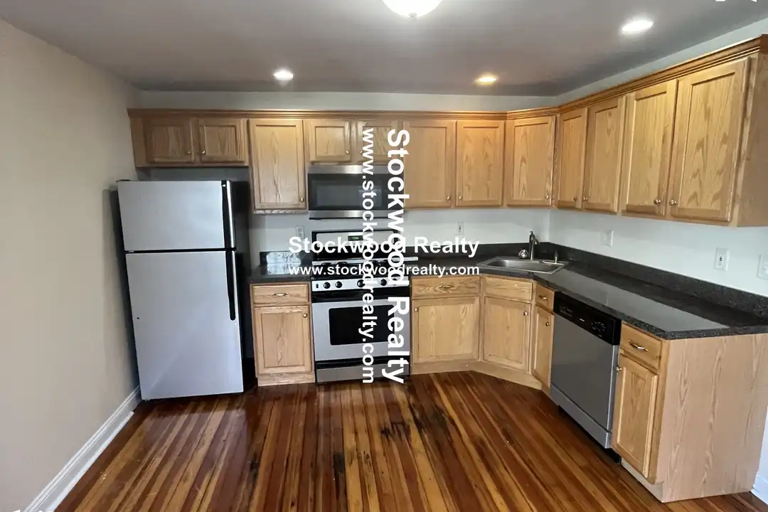 Apartment in Boston - View 4