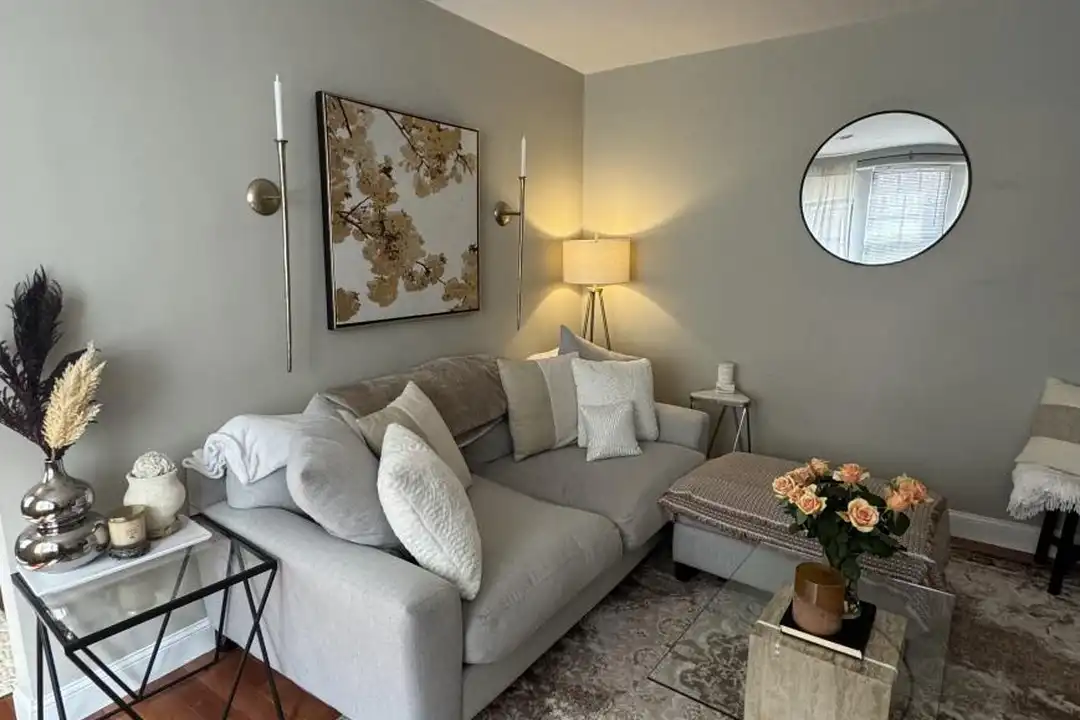 66 Queensberry St - View 6