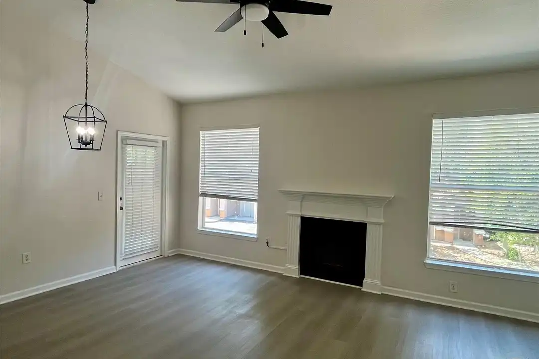 18105 Villa Creek Dr – další