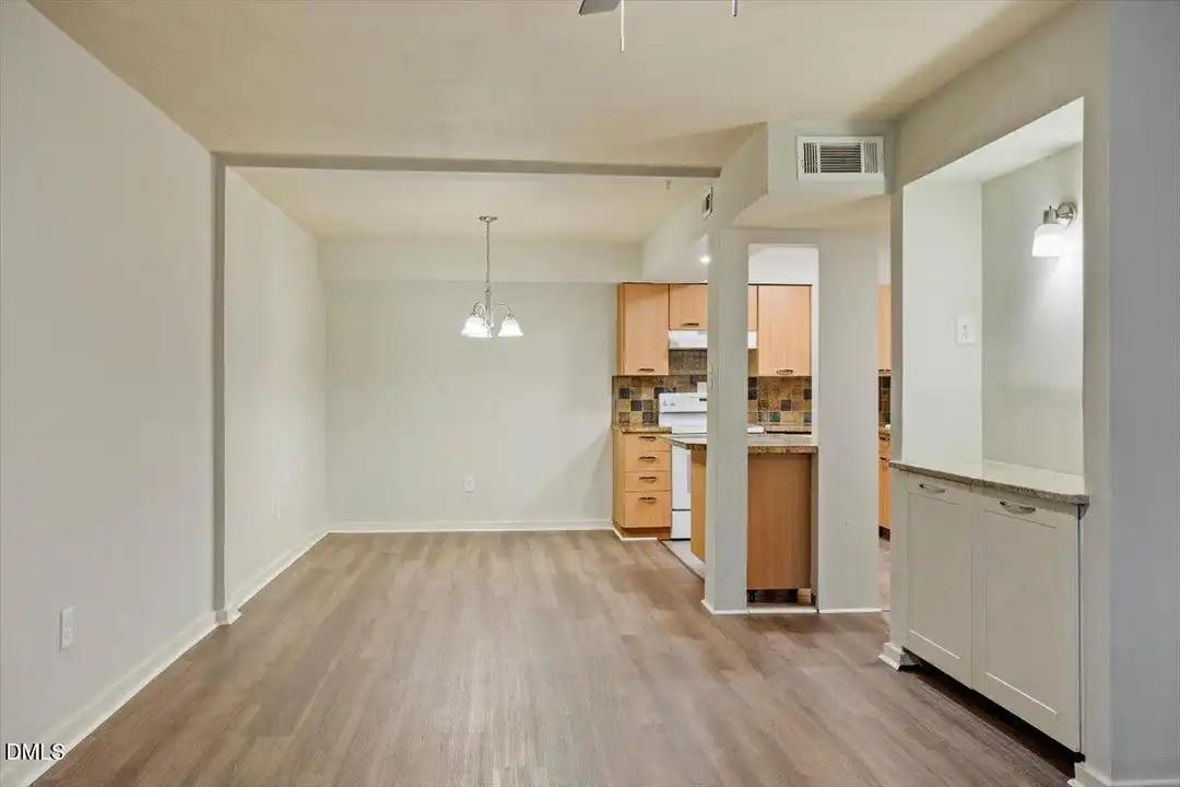 7124 Longstreet Dr unit C – pohled 2