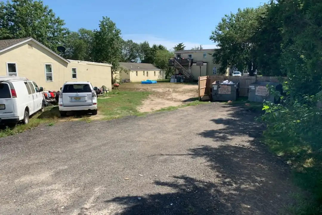 513 Blackburn Ave - View 5