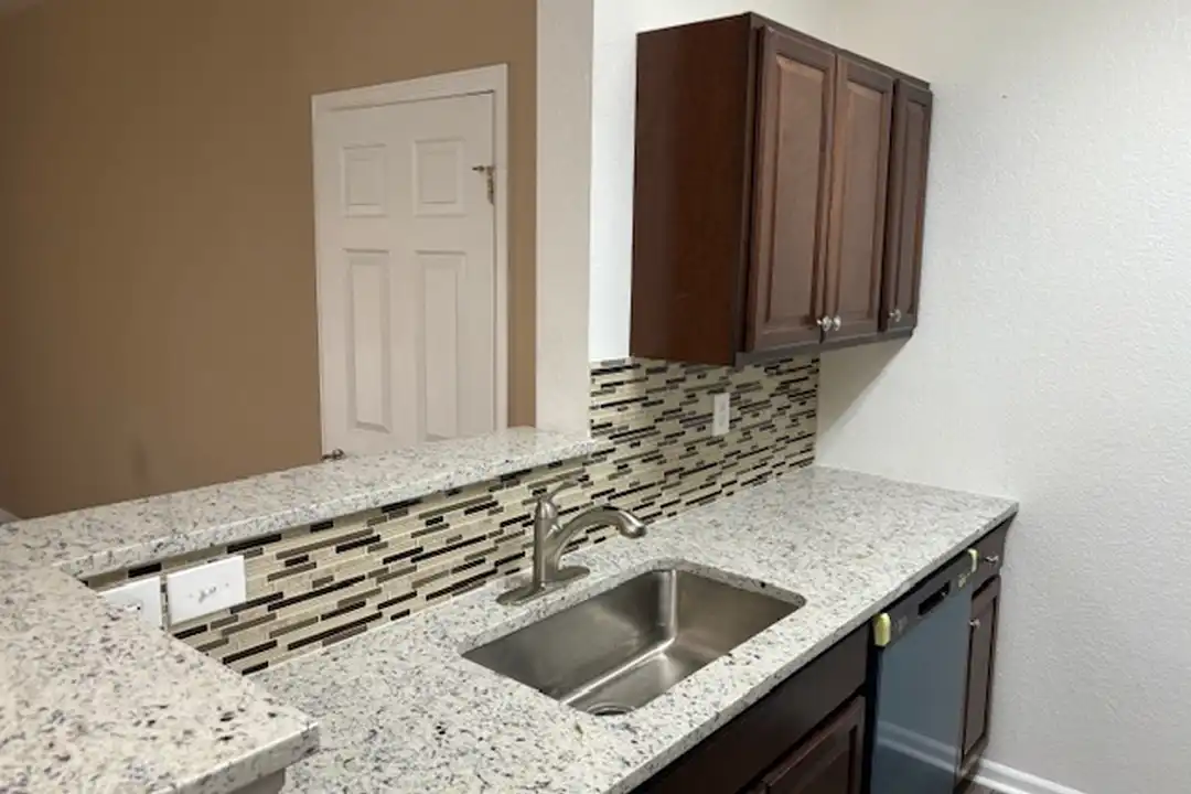 Apartment in Aurora - View 5