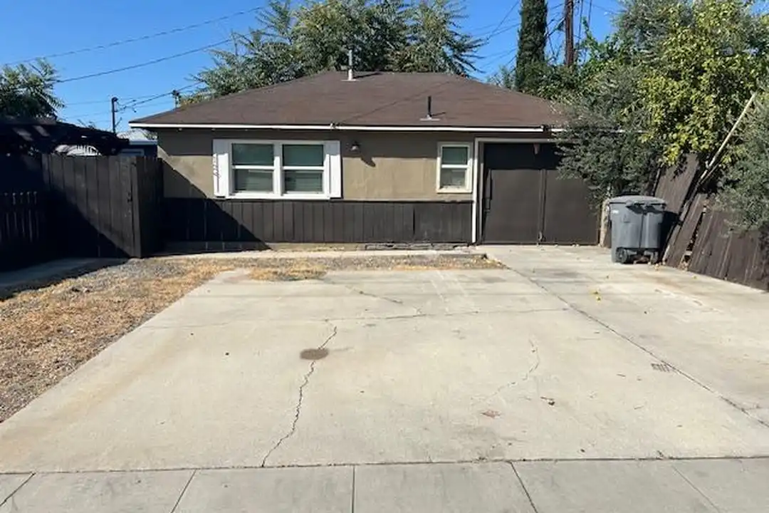 126 W Central Ave – photo 1 of 7
