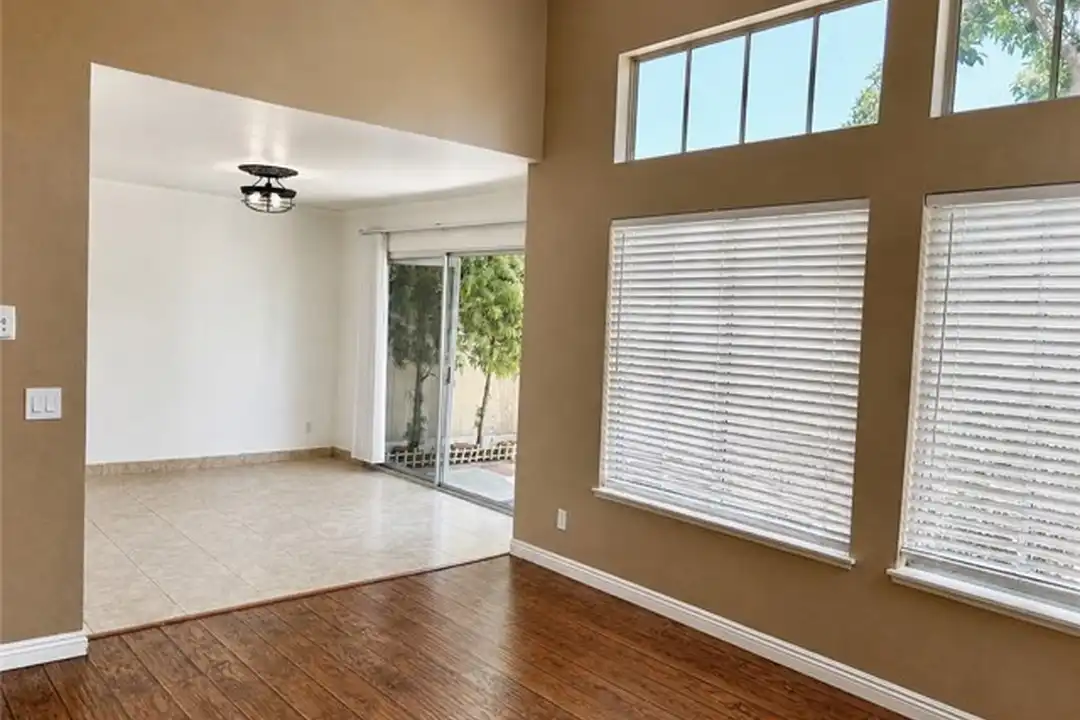 21082 Berry Glen - View 6