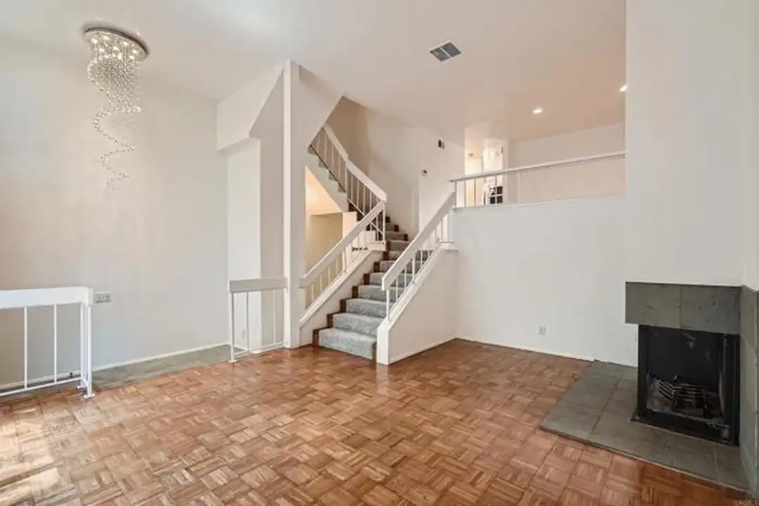 3253 Caminito Eastbluff – pohled 6