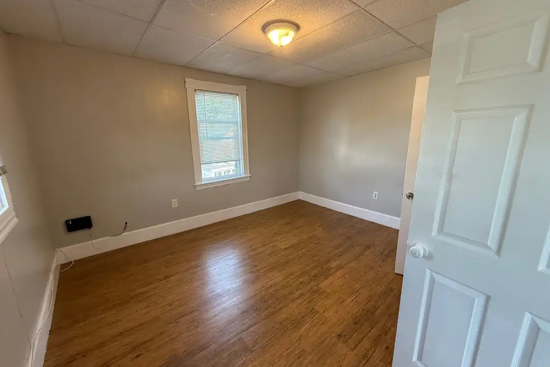 184 Laurel St unit 2 - View 6