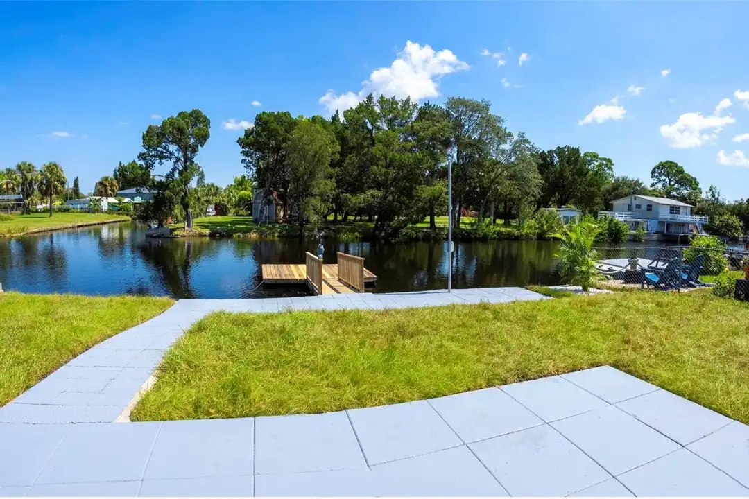 14820 Atlantic Ave - View 3