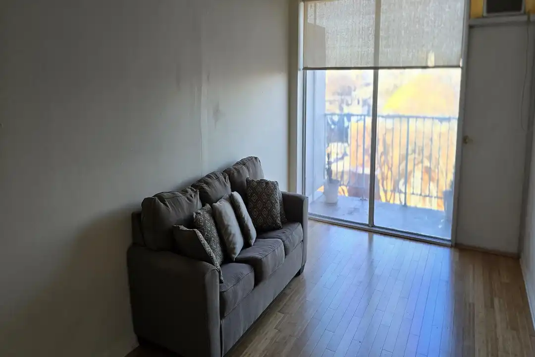 1271 Poplar Ave #906 – pohled 3