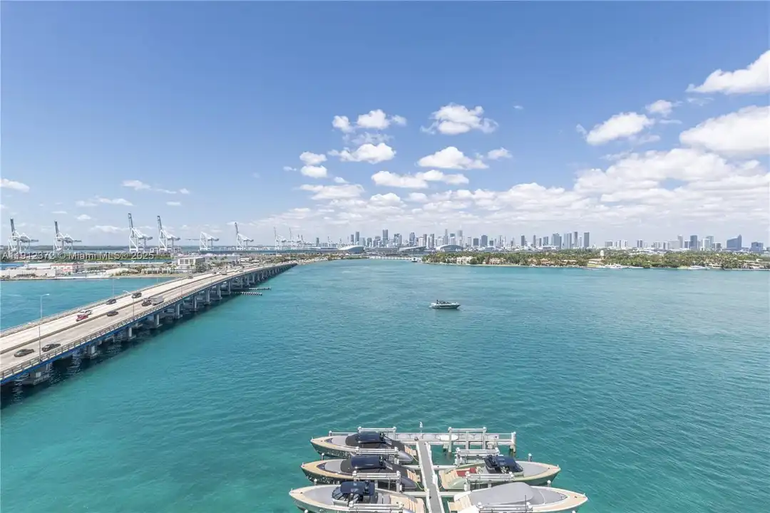 Apartment in Miami Beach - View 5