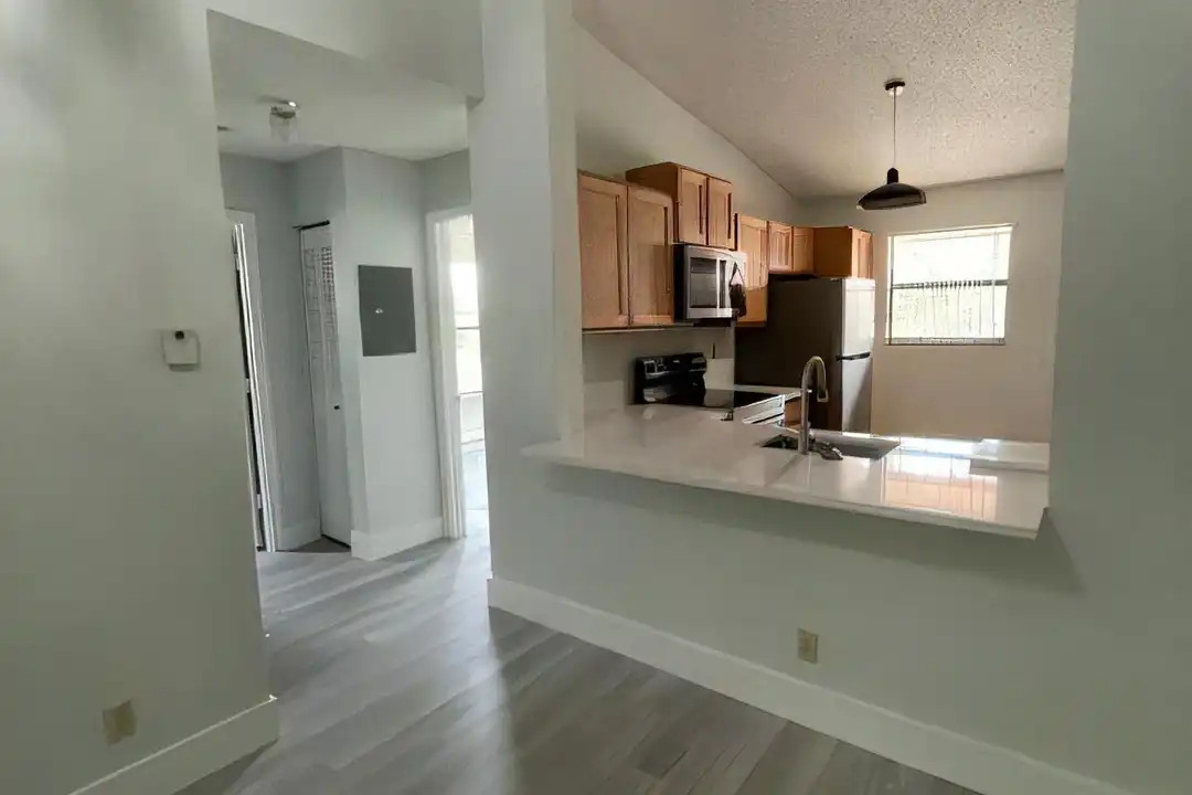 3350 Jaywood Terrace unit J221 - View 6