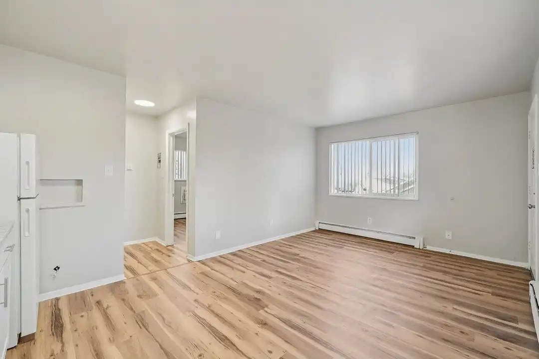 Aspen Creek Apartments - View 6