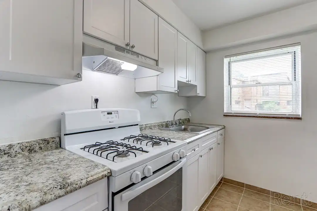 275 North Ave – photo 1 of 5