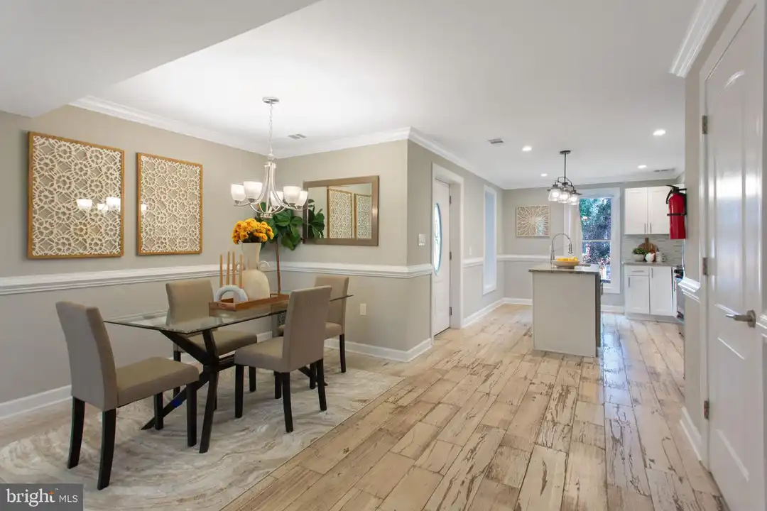 2217 14th St SE - More