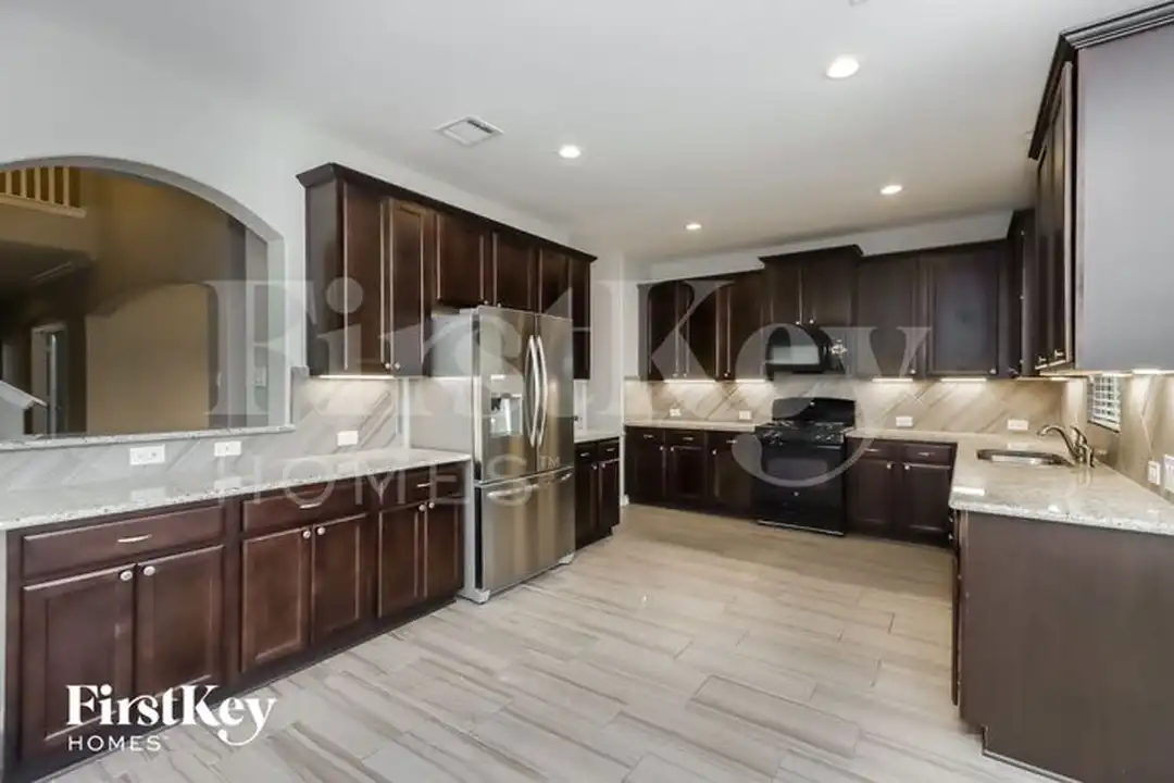 10107 Stone Briar Dr - More