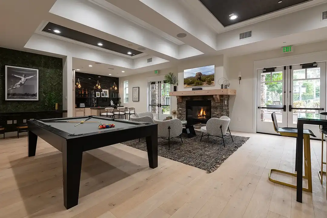 Atrio Burbank Apartments - View 6