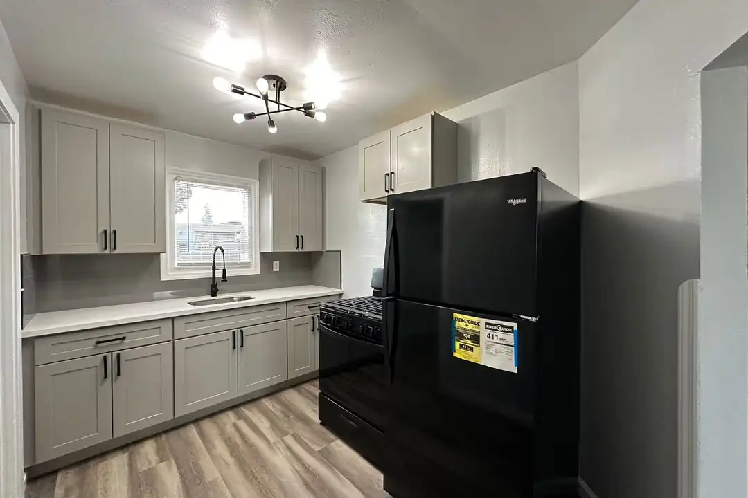 736 Cedar St unit Unit 1 - View 6