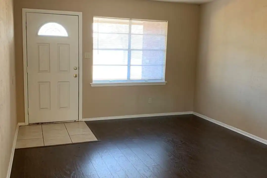 1001 SE Alta Ln - View 3