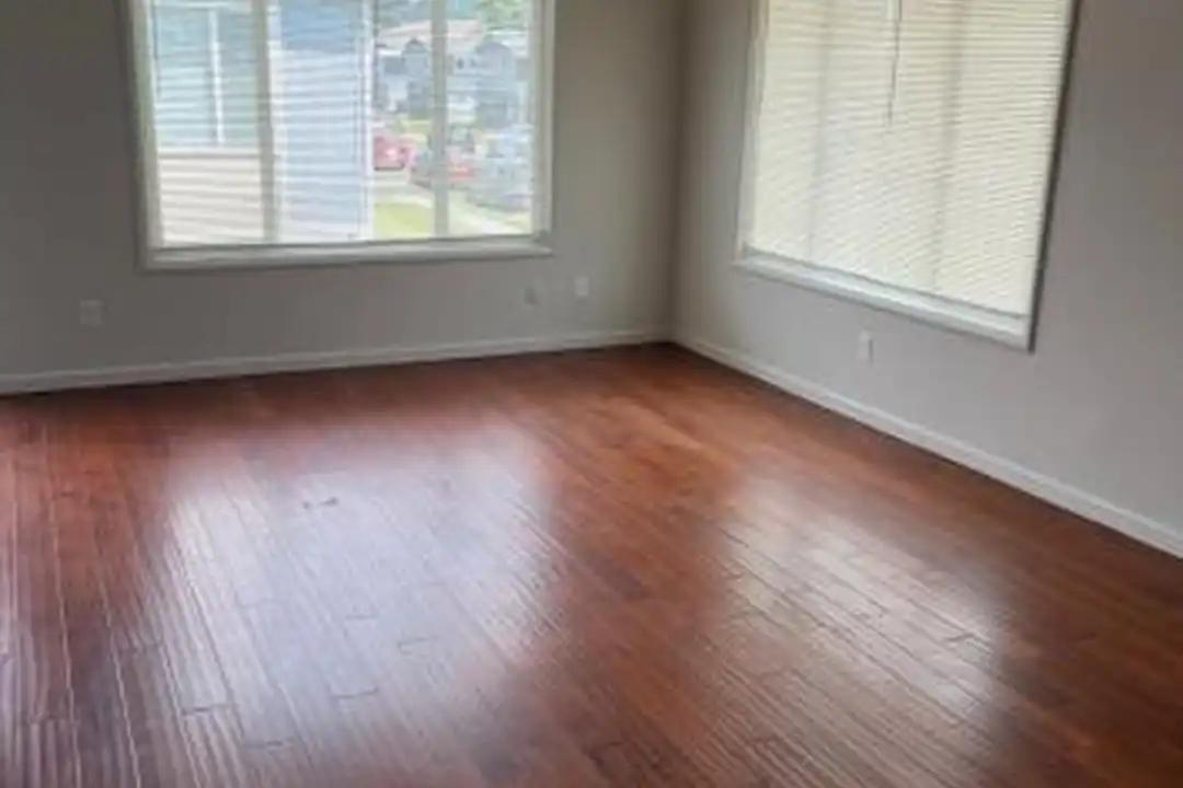 1917 33rd Ave – photo 1