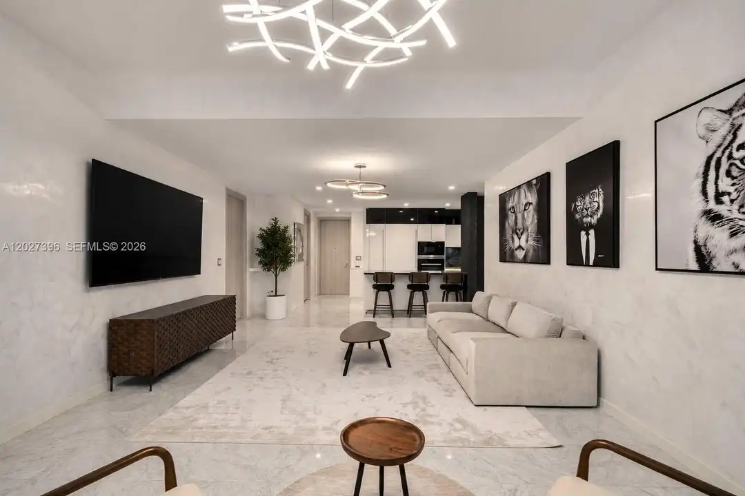Apartment in Miami - View 5