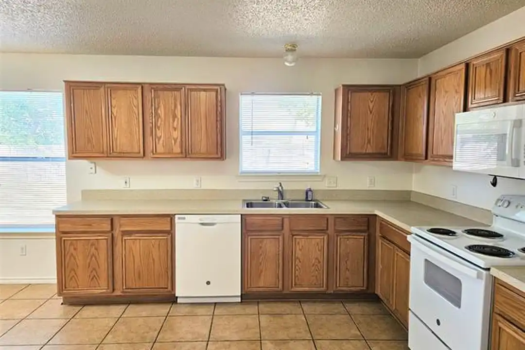 8405 3 Bars Dr - View 4