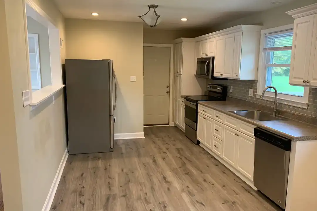 1811 Salem Rd – photo 1 of 12