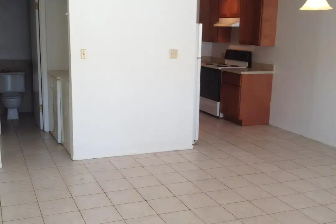 3601 SW 31st Dr unit 2 bedroom - View 6