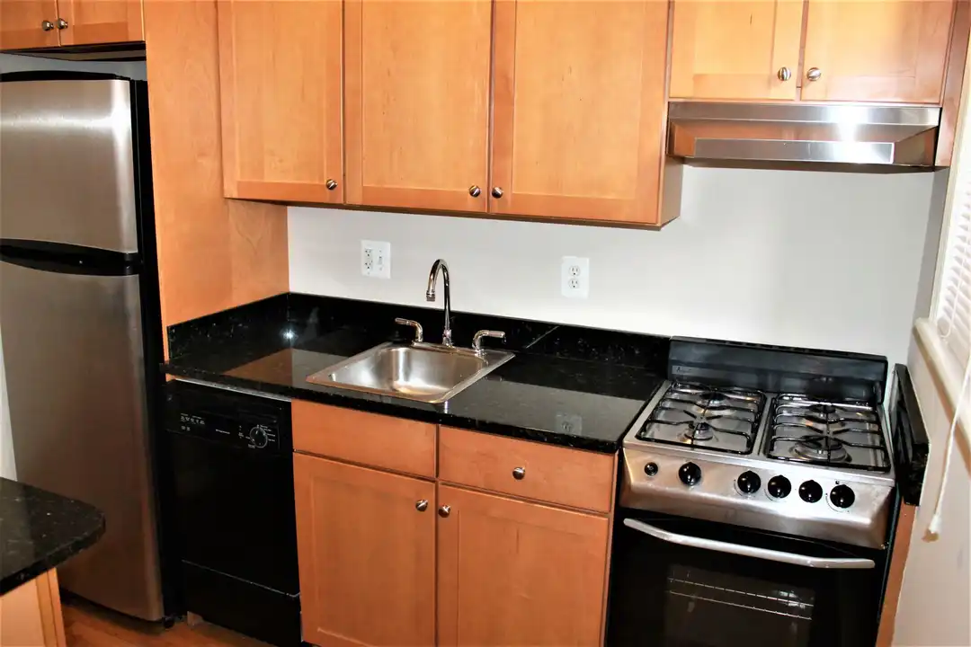 2070 Belmont Rd NW unit 201 - View 5
