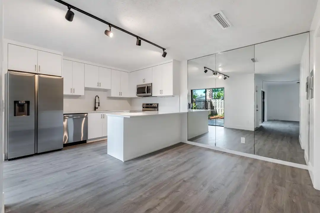 Apartment in West Palm Beach - More