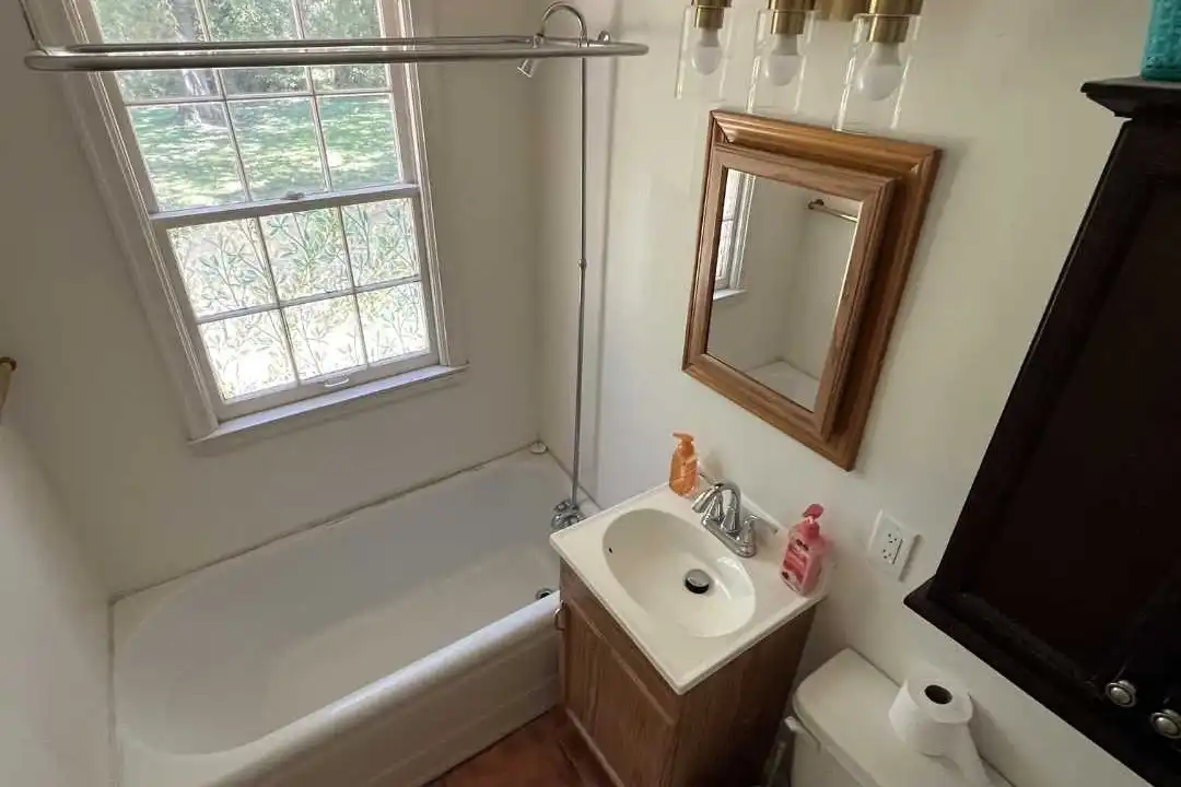 2316 Manchester Rd - More