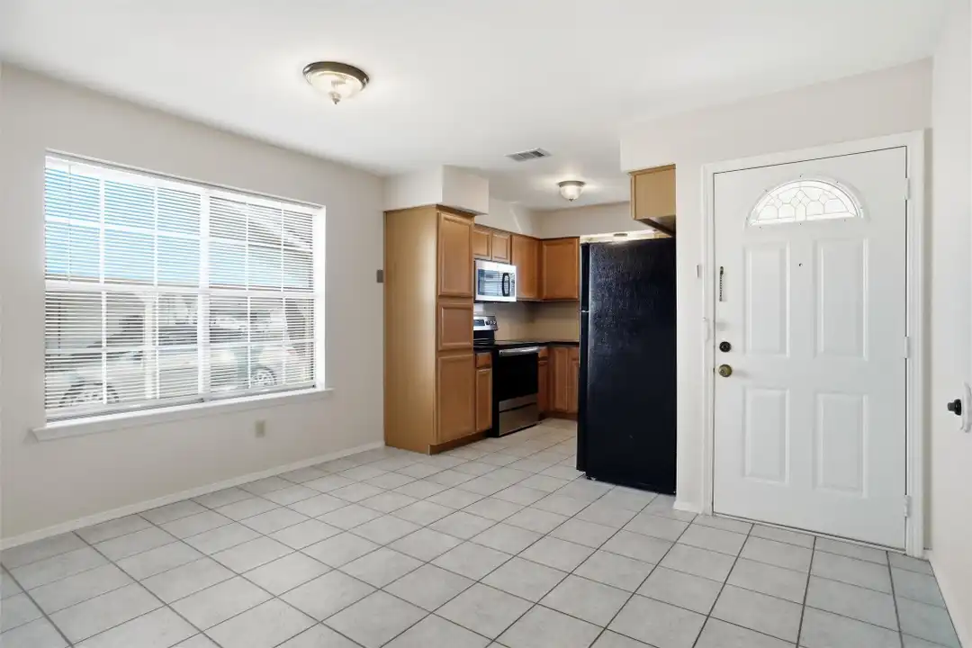2318 Lindblad Ct - View 2