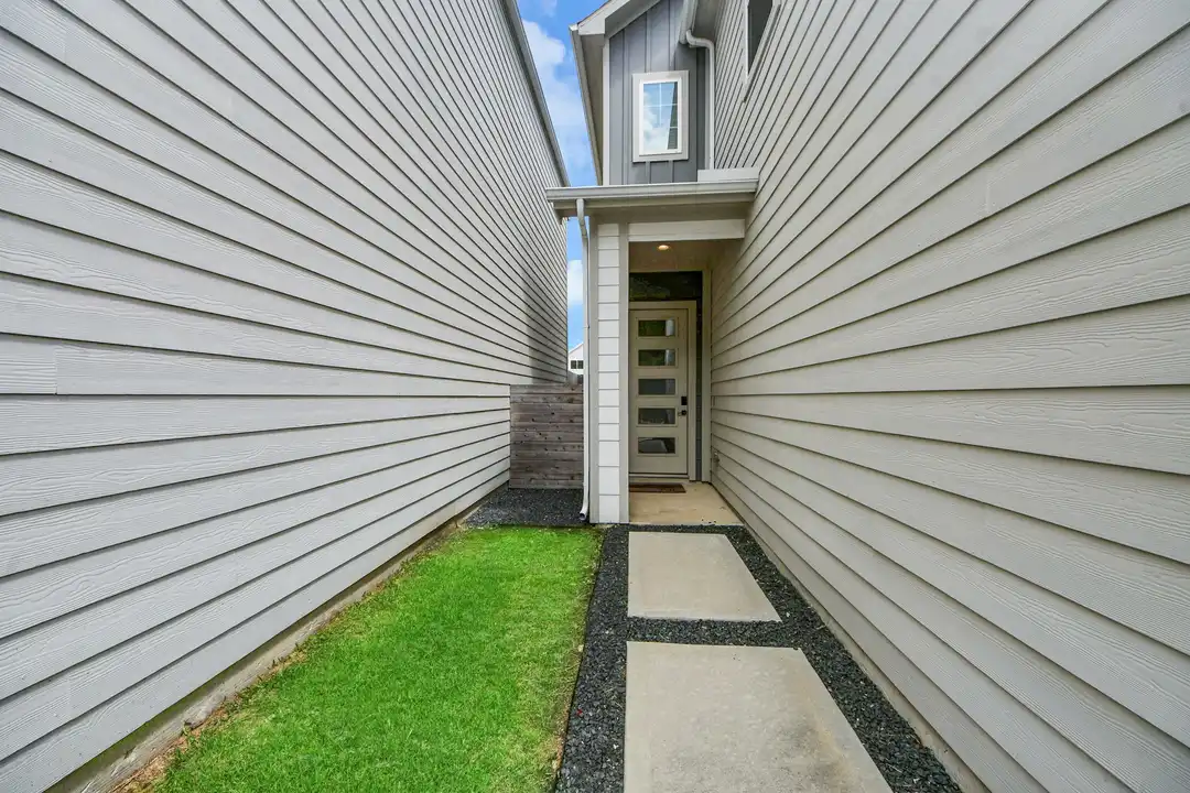 1066 Mansfield St - View 5