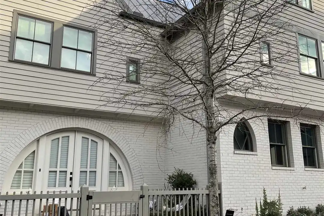 460 Heatherden Ave - View 2