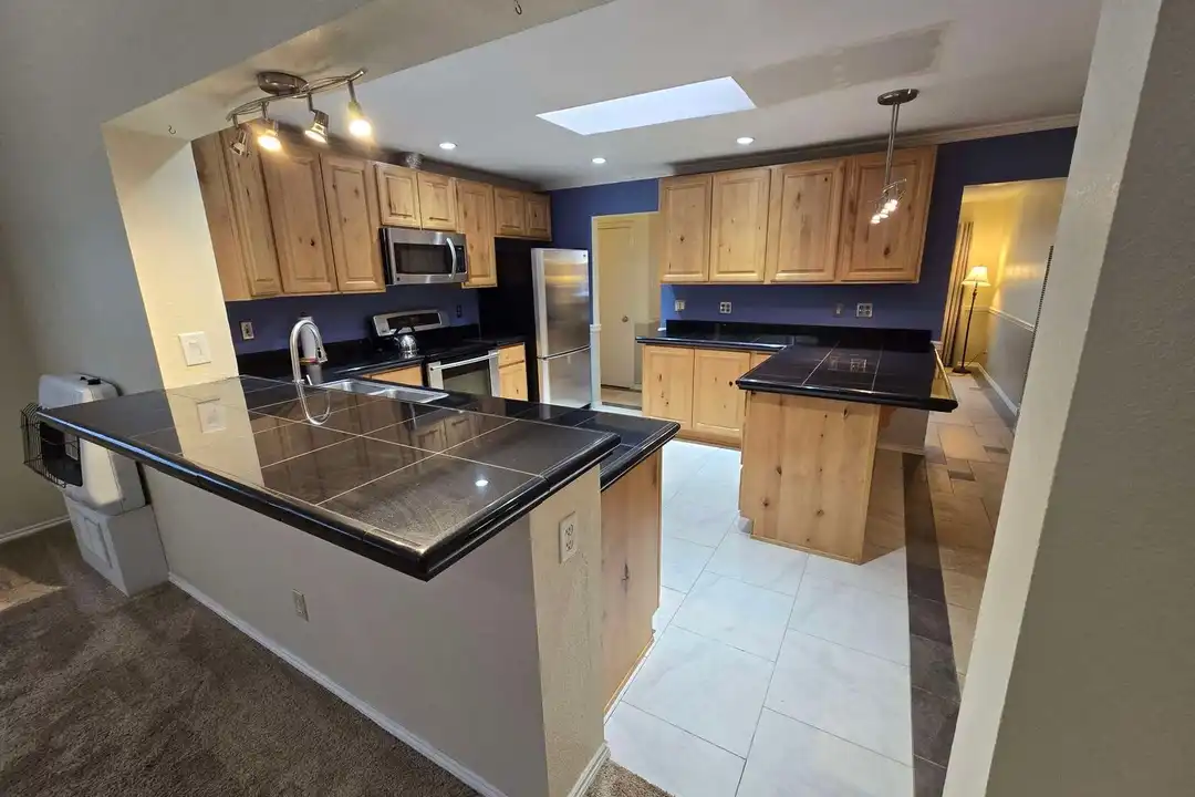 1500 Shirley St NE - View 2