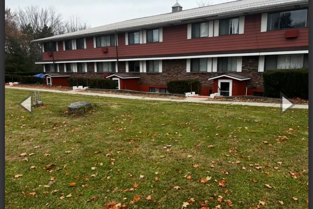 300 E Spring St unit D – photo 1 of 7