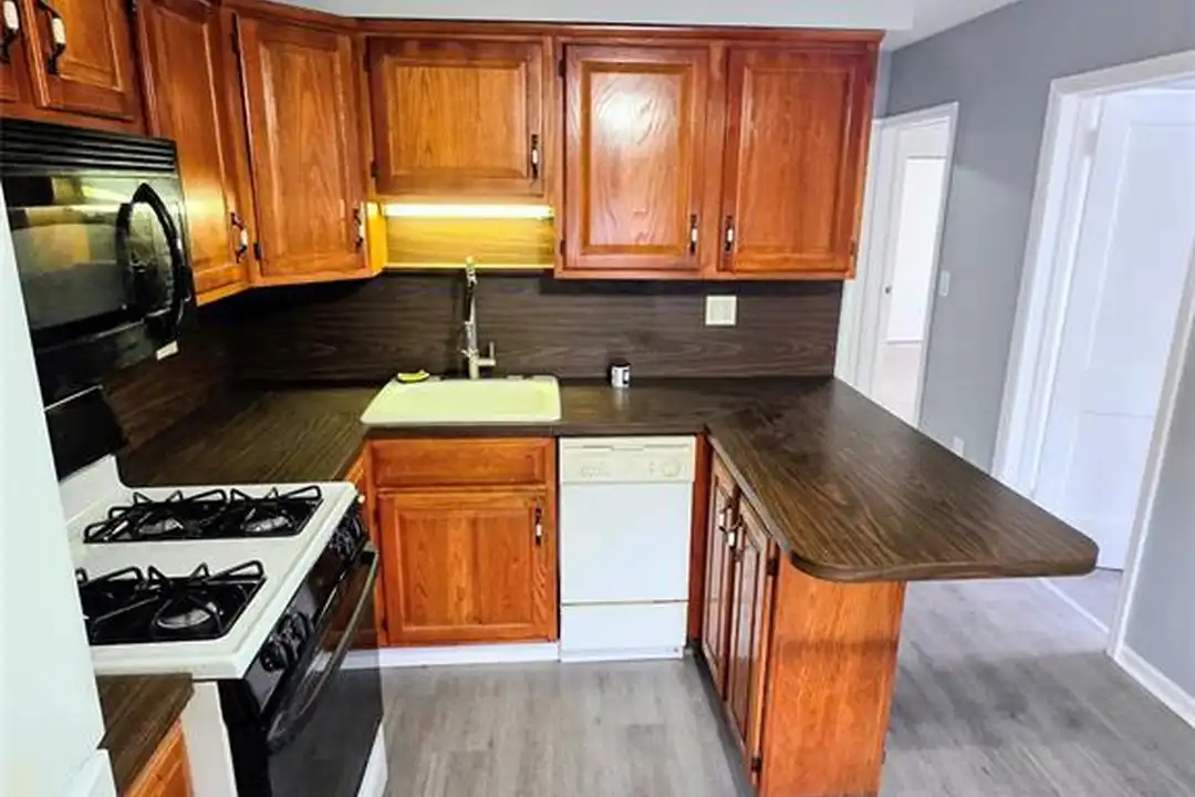 245 Beech St unit 2 - View 3