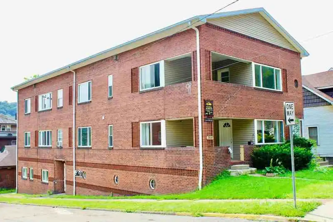 3500 Elm St – photo 1 of 19