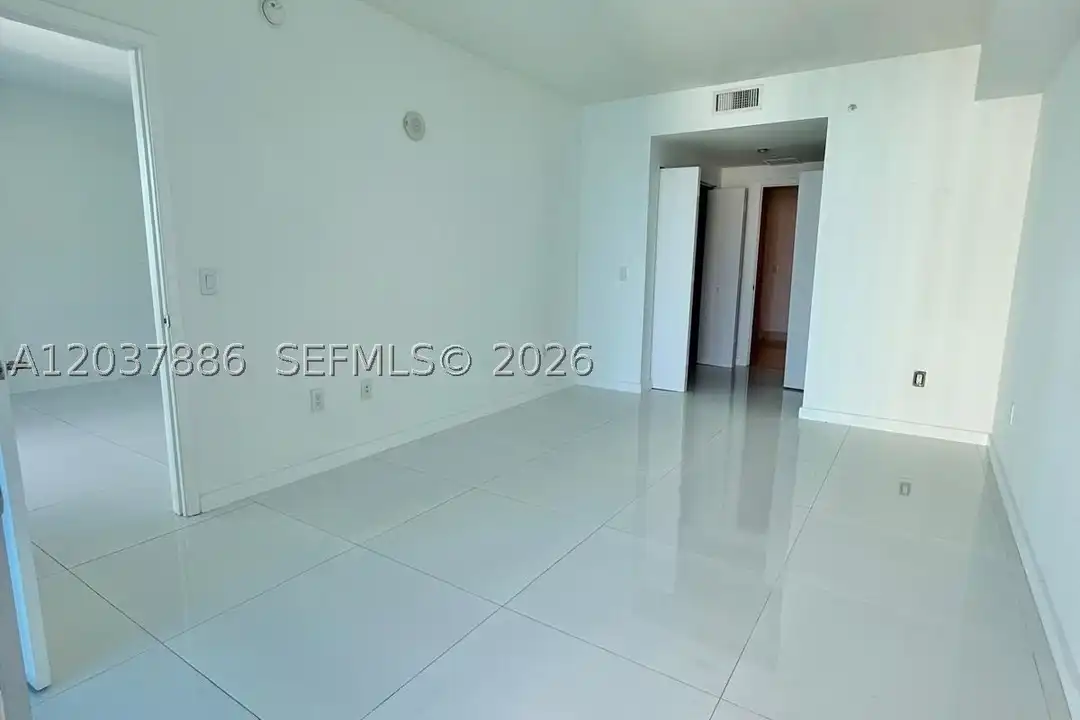 Apartment in Miami - View 2