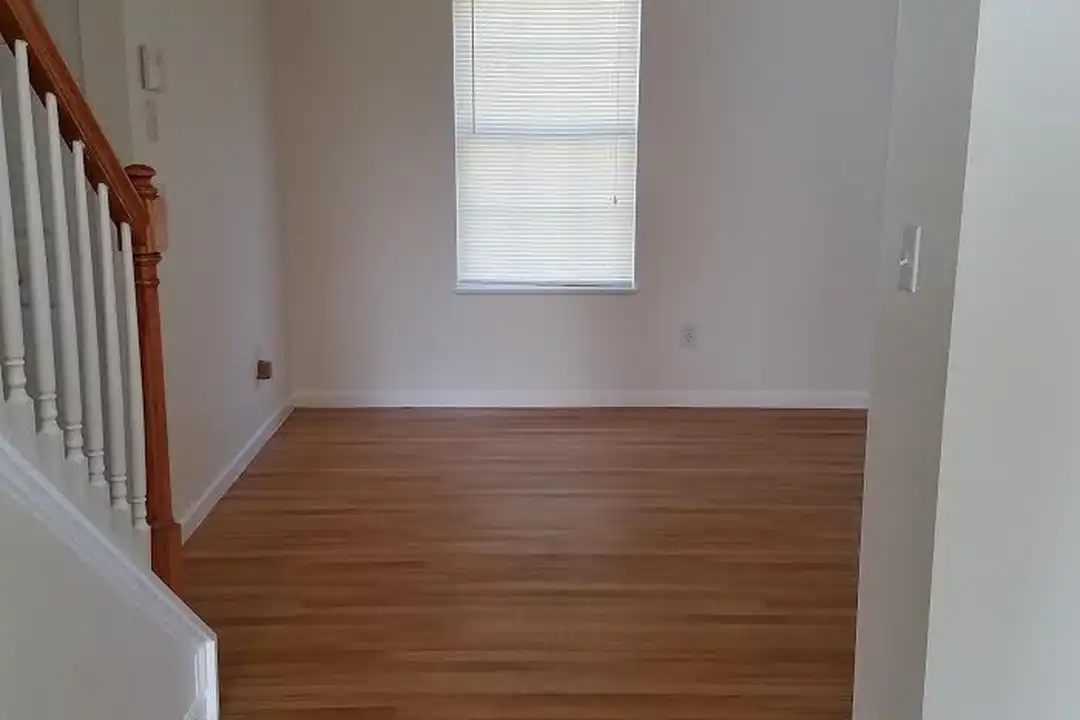 House in Columbia - View 4